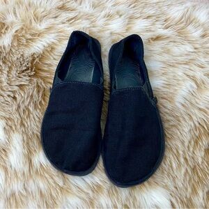 Unshoes Black Canvas Terra Vida Women’s Barefoot Minimalist Slip On Shoe